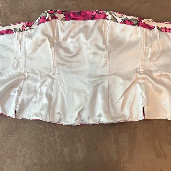 White House Black Market Corset Floral Top Like New! - Picture 3 of 6